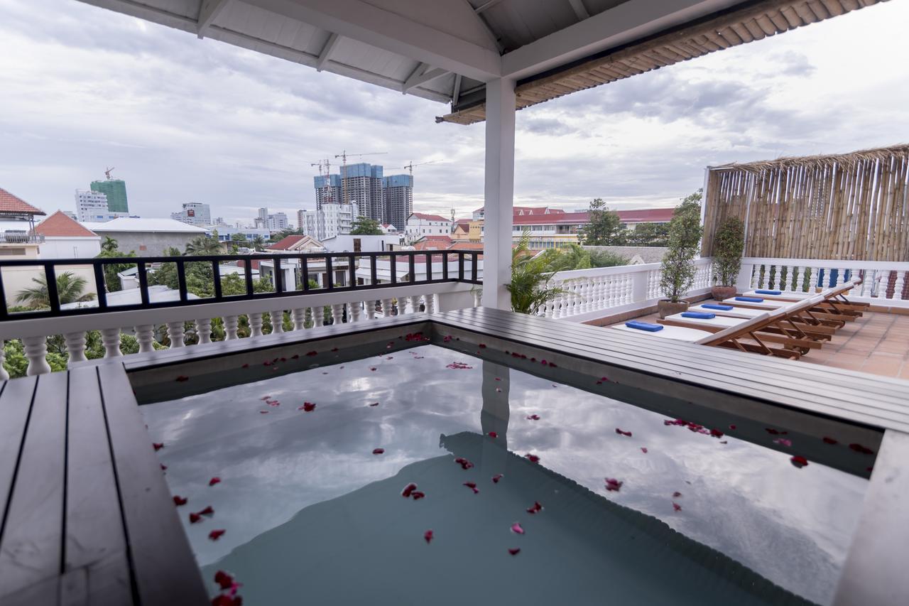 Hotel De L'Homme Пном Пен Екстериор снимка