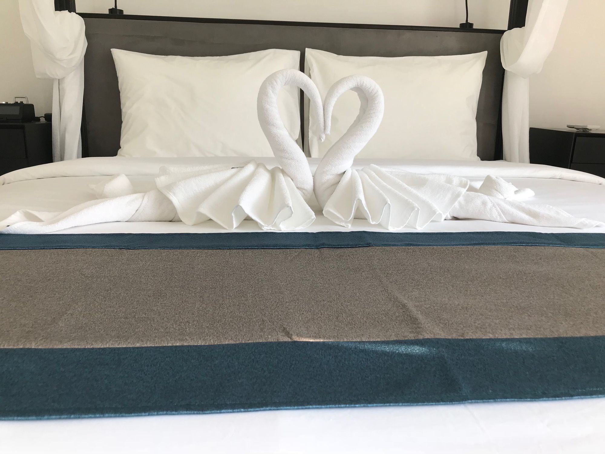 Hotel De L'Homme Пном Пен Екстериор снимка